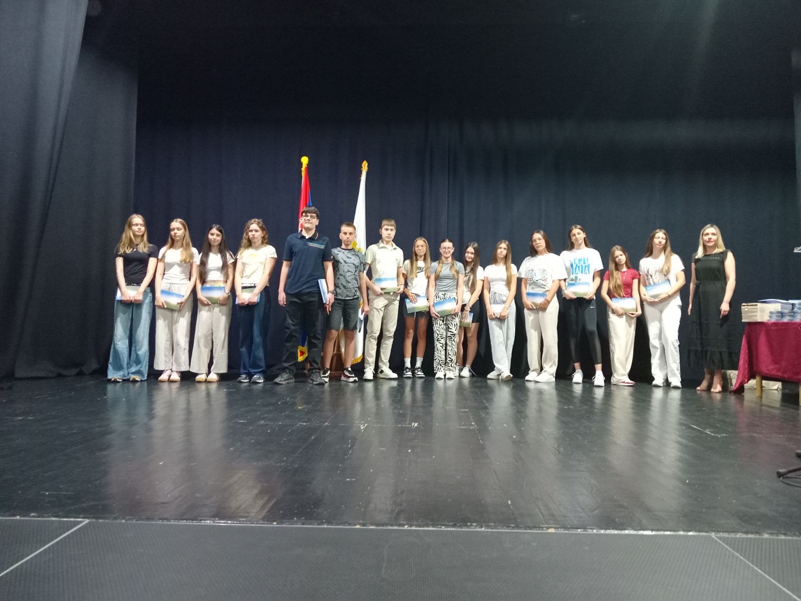 Свечана додела ученицима